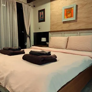 3* Πανσιόν Boutique Yes For