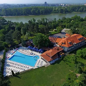 3* Ξενοδοχείο Ostrova